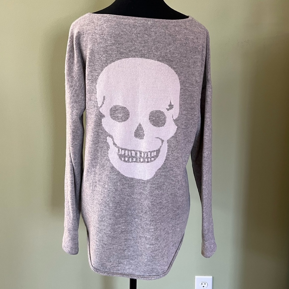 The Cashmere Project NWOT 100% Cashmere Back Skull Motif Sweater
